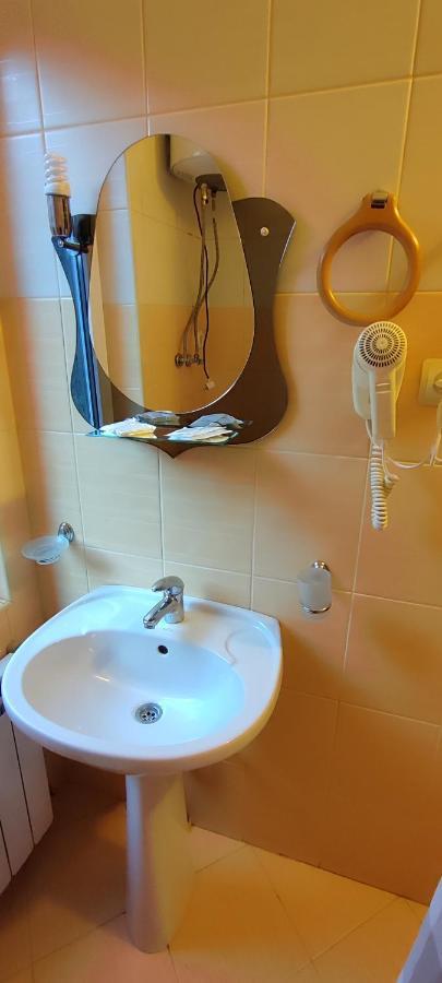 Hotel Лелеч Tatarów Zewnętrze zdjęcie